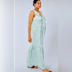 Ingrid + Isabel | The Party Maternity Flutter Dress | Medium | Sage + White